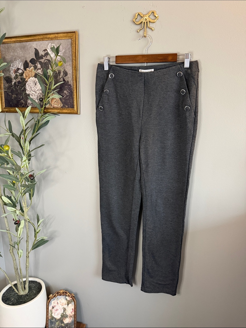 89th & Madison Gray Ponte Pull On Pants Button Detail Medium - Picture 4 of 8